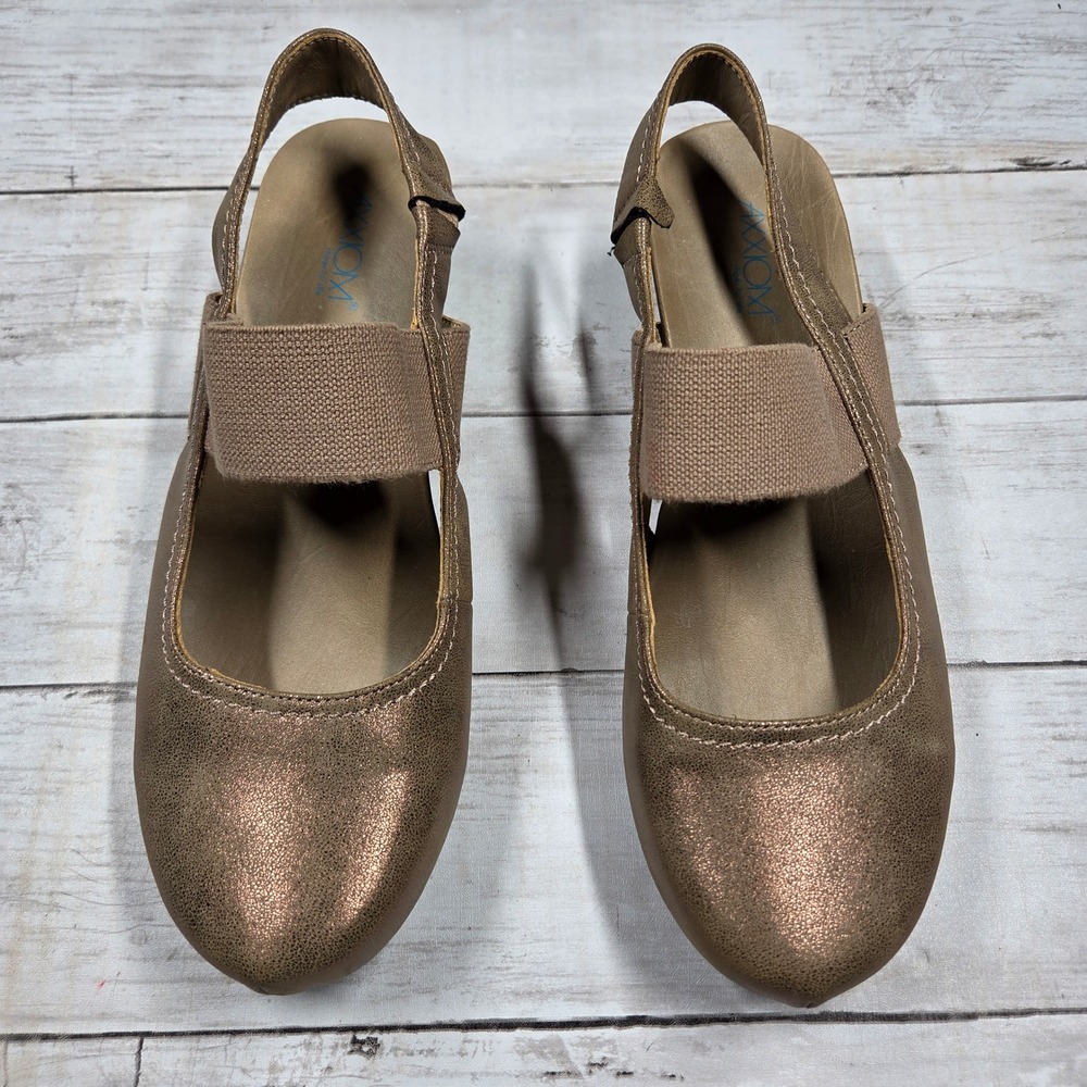 AXXIOM‎ Wynne Slingback Wedge Sandals Womens 7.5M Bronze Metallic Strap Damaged